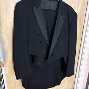 Classic Black Men's Tuxedo by Neil Allyn size 52L